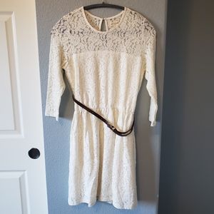 Lace dress with belt